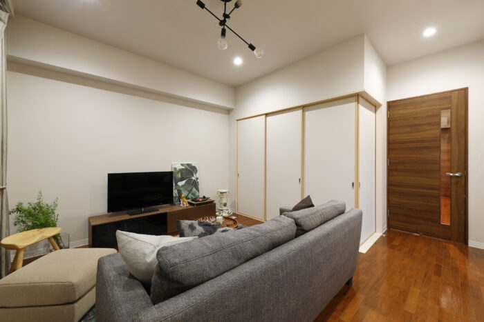 リフォーム施工事例：LDKリフォーム　シックにまとめたヴィラテイストのLDK