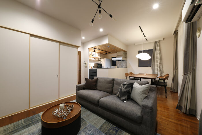 リフォーム施工事例：LDKリフォーム　シックにまとめたヴィラテイストのLDK