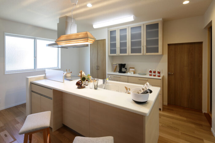 リフォーム施工事例：LDKリフォームで家族で料理を楽しめるキッチンに