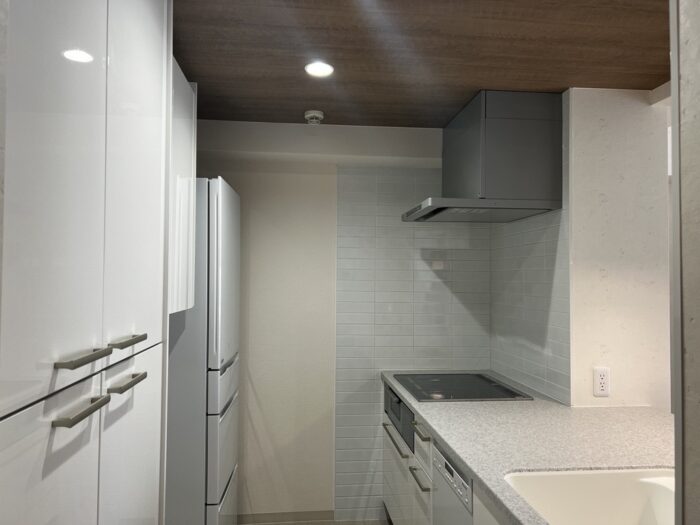 リフォーム施工事例:上品でシンプルにまとまったキッチンへリフォーム