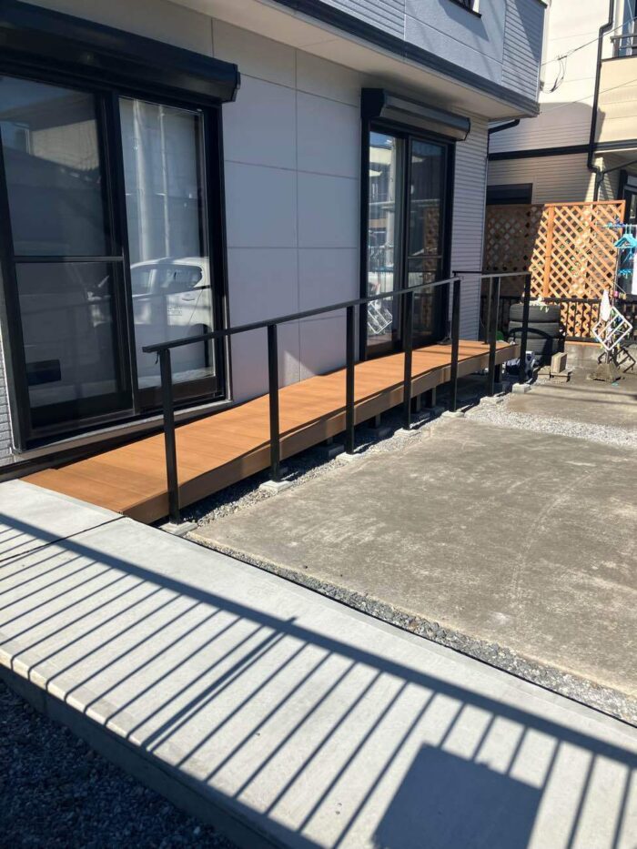 リフォーム施工事例:宇都宮市 移動をもっと快適に!ウッドデッキスロープリフォーム